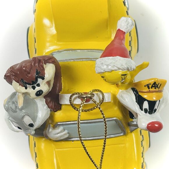 Warner Bros Looney Tunes NYC Taxi Yellow Cab Christmas Ornament 2000 RARE Bugs - Picture 6 of 15